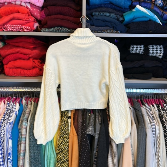 Unbranded ivory long balloon sleeve turtleneck sweater size S - Picture 3 of 3